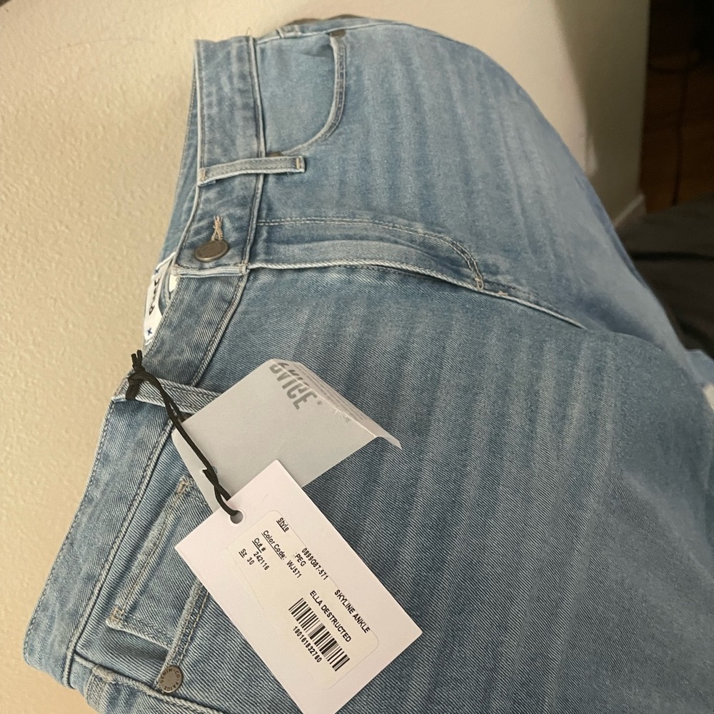 Never warn Paige jeans with tags